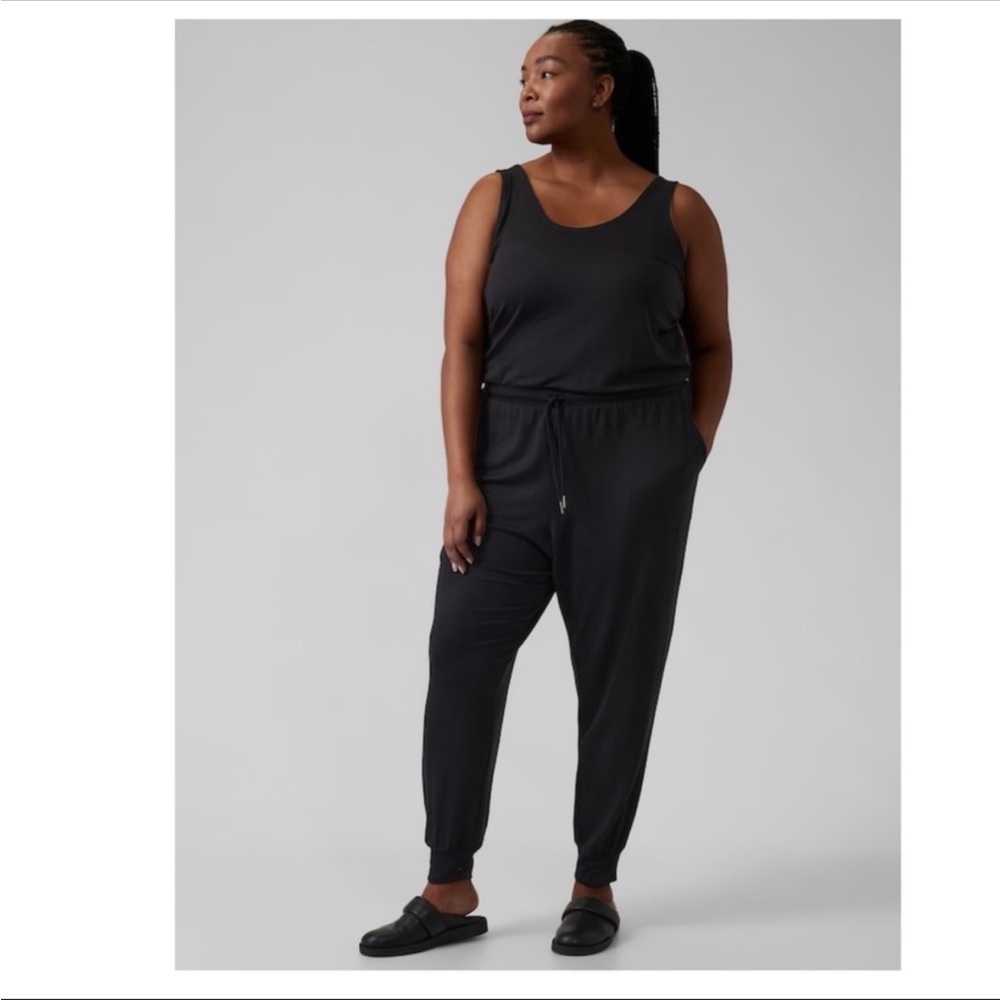 The absolute comfiest and chic jumpsuit ever ! 👯‍♀️ athleta jumpsuit